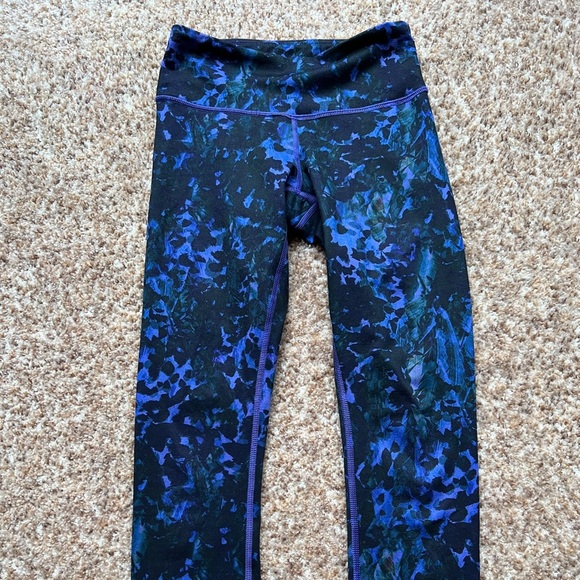 Lululemon Wunder Under Crop II *Full-On Luon” Floral Sport Iris Fl. Multi Sz 2. - Picture 1 of 5